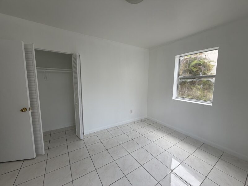 Apt un cuarto Cocina y sala en Coral Gables $1850