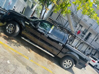 Vendo ford f150 2006 en 2,500 está buena de motor y le funciona su aire