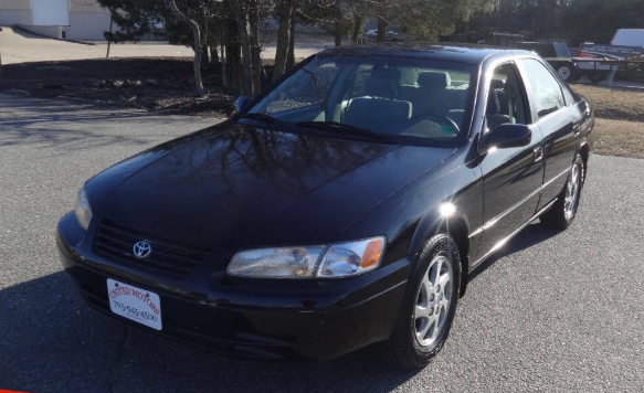 Toyota Camry 1999 $2000