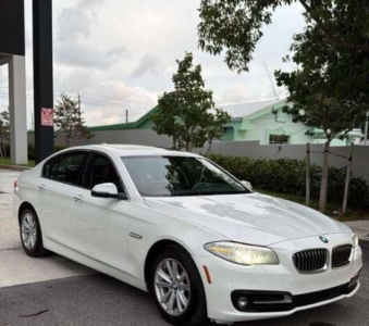  ¡BMW 528i xDrive 2016 en venta!