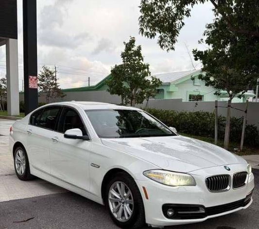  ¡BMW 528i xDrive 2016 en venta!